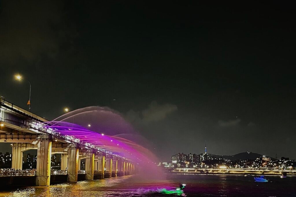 The Banpo Bridge Moonlight Rainbow Fountain arcing colored water over the Han River