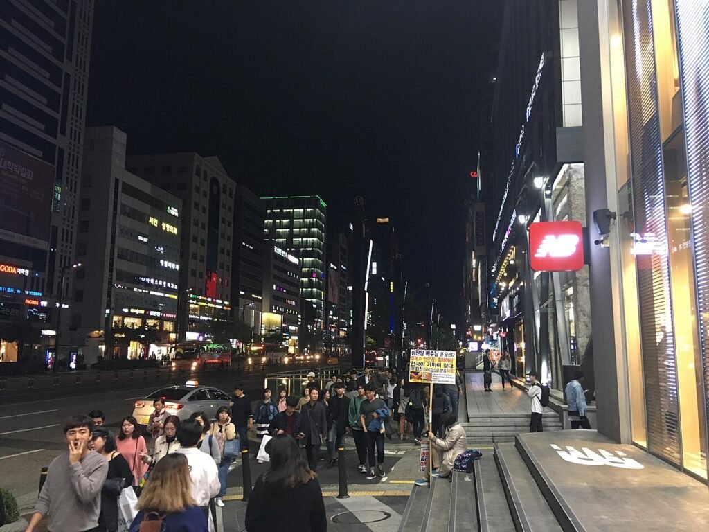 Gangnam-daero streetscape in southern Seoul